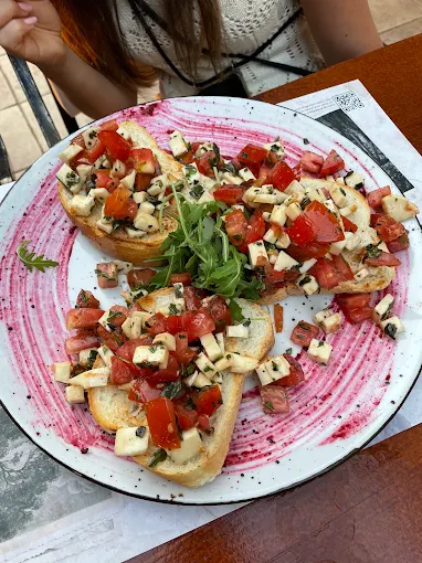Bruschetta with tomato and cheese