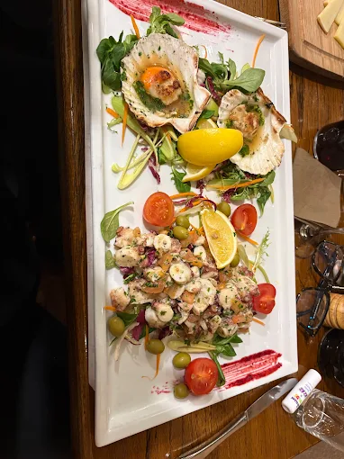Scallops and seafood salad platter